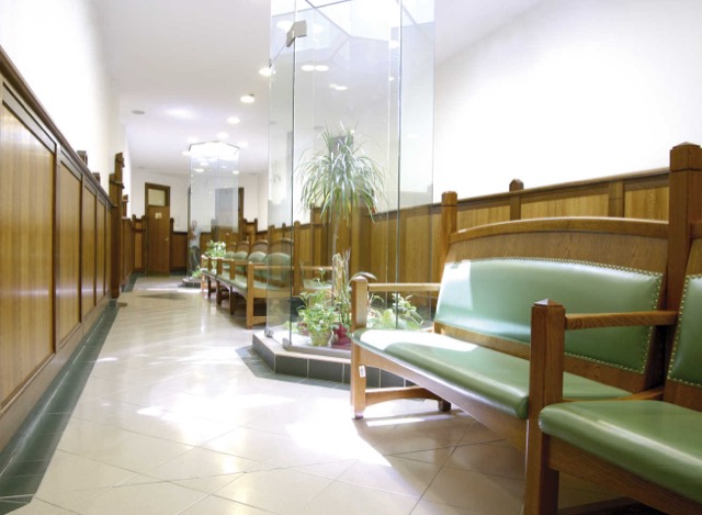 Be ke s Megyei Bi ro sa g Gyula folyoso